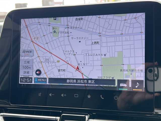 スズキ フロンクス 静岡県 2024(令6)年 0.7万km パールⅡ 純正ナビ/・フルセグTV/・FM/AM/・Bluetooth/・USB/・iPod/・HDMI/・Smartphone Link/主要装備/・全方位カメラ/・ワイヤレス充電器/・前席シートヒーター/・ＥＴＣ/・ヘッドアップディスプレイ/・衝突被害軽減システム/・アイドリングストップ/・レーンキープアシスト/・追従クルコン/・電動パーキング/・オートホールド/・パドルシフト/・ステリモ/・ハーフレザーシート