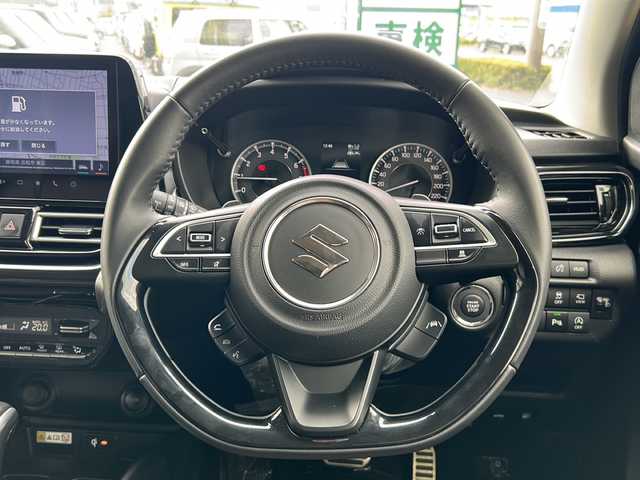 スズキ フロンクス 静岡県 2024(令6)年 0.7万km パールⅡ 純正ナビ/・フルセグTV/・FM/AM/・Bluetooth/・USB/・iPod/・HDMI/・Smartphone Link/主要装備/・全方位カメラ/・ワイヤレス充電器/・前席シートヒーター/・ＥＴＣ/・ヘッドアップディスプレイ/・衝突被害軽減システム/・アイドリングストップ/・レーンキープアシスト/・追従クルコン/・電動パーキング/・オートホールド/・パドルシフト/・ステリモ/・ハーフレザーシート