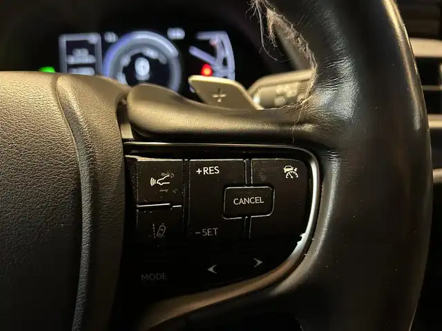 レクサス ＥＳ 300h バージョンL 愛知県 2020(令2)年 4.2万km ソニッククォーツ /ワンオーナー車//R3～R7年度分D記録簿//純正メモリナビ//AM/FM/BT/CD/DVD//SD/USB/フルセグ/AUX//サンルーフ//ビルトインETC2.0//パノラミックビューモニター//ブラインドスポットモニター//ヘッドアップディスプレイ//プリクラッシュセーフティー//レーダークルーズコントロール//ロードトレーシングアシスト//ロードサインアシスト//パーキングサポートアラーム//クリアランスソナー//先行車発進お知らせ//タイヤ空気圧警報システム//三眼LEDヘッドライト//AC100V//電動リアゲート//ブレーキホールド//電動パーキングブレーキ//オートヘッドライト//オートハイビーム//フォグランプ//オートワイパー//電動リアサンシェード//D.N席ベンチレーション//D・N席シートヒーター//D・N席メモリ付きパワーシート//ウッドコンビ革巻きステアリング//ステアリングヒーター//ステアリングスイッチ//電動チルト＆テレスコピックステアリング//パドルシフト//SPORT MODE//NORMAL MODE//ECO MODE//EV MODE//純正フロアマット//ドアバイザー//ISOFIX//保証書//スペアキー（スマートキー・カードキー×１）//前後ドライブレコーダー