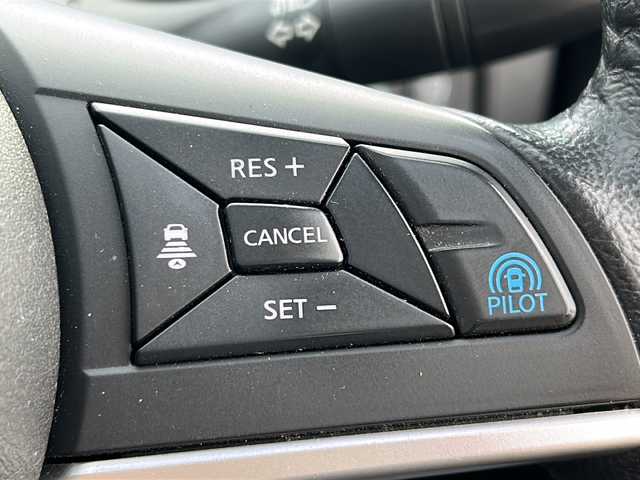 日産 セレナ ハイウェイスター Vセレクション 静岡県 2018(平30)年 3.1万km ダイヤモンドブラック /社外9インチナビ/地デジTV//CD/DVD/Bluetooth//バック/全周囲カメラ//両側パワースライドドア//プロパイロット//全車追従クルーズコントロール//ハンズフリースライドドア//ドライブレコーダー//LEDヘッドライト//レーンキープアシスト//純正16インチAW//ETC