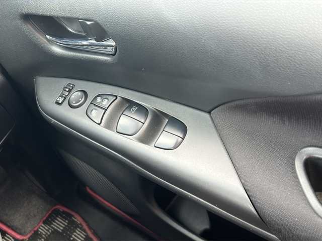 日産 セレナ ハイウェイスター Vセレクション 静岡県 2018(平30)年 3.1万km ダイヤモンドブラック /社外9インチナビ/地デジTV//CD/DVD/Bluetooth//バック/全周囲カメラ//両側パワースライドドア//プロパイロット//全車追従クルーズコントロール//ハンズフリースライドドア//ドライブレコーダー//LEDヘッドライト//レーンキープアシスト//純正16インチAW//ETC