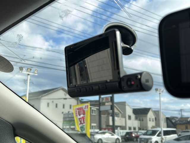 日産 セレナ ハイウェイスター Vセレクション 静岡県 2018(平30)年 3.1万km ダイヤモンドブラック /社外9インチナビ/地デジTV//CD/DVD/Bluetooth//バック/全周囲カメラ//両側パワースライドドア//プロパイロット//全車追従クルーズコントロール//ハンズフリースライドドア//ドライブレコーダー//LEDヘッドライト//レーンキープアシスト//純正16インチAW//ETC