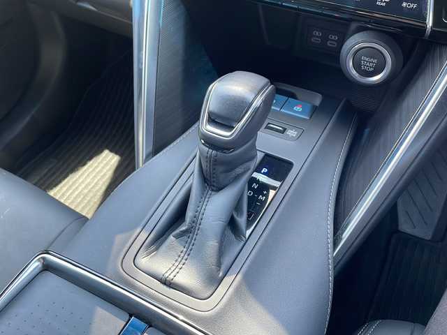 トヨタ ハリアー Z 山口県 2023(令5)年 2.2万km ブラック ワンオーナー車/JBLサウンドシステム/純正ナビ/Bluetooth/フルセグTV/全周囲カメラ＆バックカメラ/ブラインドスポットモニター/デジタルインナミラー/ヘッドアップディスプレイ/ハーフレーザーシート/D/席パワーシート/LEDヘッドライト/LEDフォグライト/オートライト/オートマチックハイビーム/トヨタセーフティセンス/レーンキープアシスト/レーダークルーズコントロール/パワーバックドア/ステアリングスイッチ/ビルトインETC/電子制御パーキングブレーキ/純正19インチアルミホイール/保証書・取説