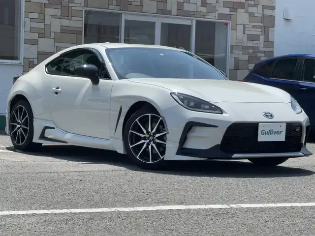 トヨタ ＧＲ８６ SZ 徳島県 2023(令5)年 0.4万km クリスタルホワイトパール 7インチナビ　NSZT-W68T/（ラジオ/BT/SD/フルセグ/DISC）/バックカメラ/コーナーセンサー/ETC/前後ドライブレコーダー/LEDヘッドライト/ドアバイザー/パドルシフト/追従式クルーズコントロール/スマートキー/スペアキー/プッシュスタート/新車時保証書/取扱説明書