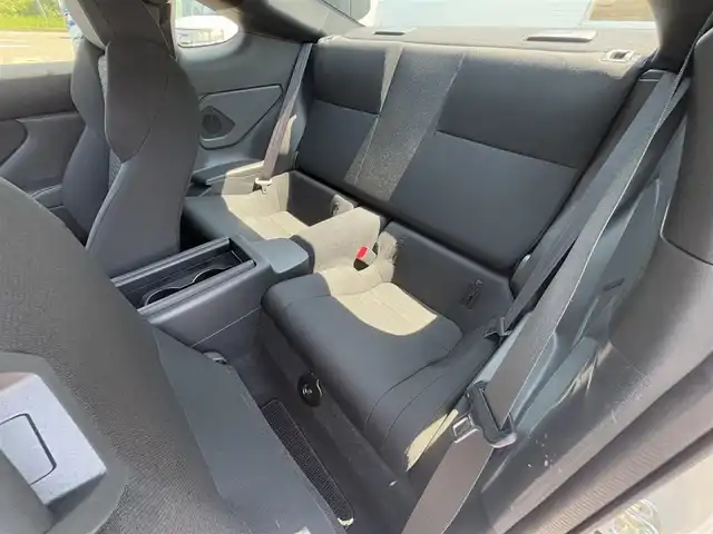 トヨタ ＧＲ８６ SZ 徳島県 2023(令5)年 0.4万km クリスタルホワイトパール 7インチナビ　NSZT-W68T/（ラジオ/BT/SD/フルセグ/DISC）/バックカメラ/コーナーセンサー/ETC/前後ドライブレコーダー/LEDヘッドライト/ドアバイザー/パドルシフト/追従式クルーズコントロール/スマートキー/スペアキー/プッシュスタート/新車時保証書/取扱説明書