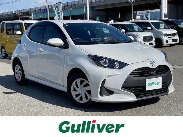トヨタ ヤリス X 石川県 2023(令5)年 1.2万km プラチナホワイトパールマイカ ワンオーナー/純正ディスプレイオーディオ/全方位カメラ/ブラインドスポットモニター/前後ドライブレコーダー/スマートキー/プッシュスタート/電動ミラー/トヨタセーフティセンス/オートライト/保証書