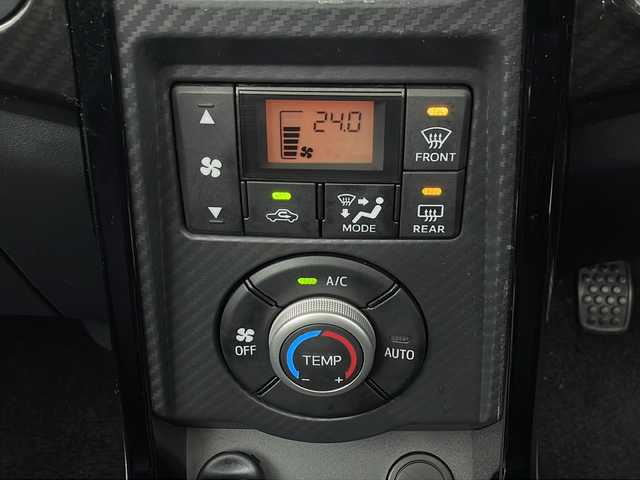 トヨタ コペン GRスポーツ 埼玉県 2022(令4)年 4.2万km パールホワイトⅢ 純正ナビ/　（AM/FM/BT/DVD/CD）/バックカメラ/フルセグテレビ/ドライブレコーダー/シートヒーター/純正アルミホイール/オートライト/LEDヘッドライト/フォグランプ/プッシュスタート