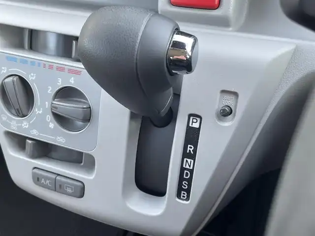 ダイハツ ミラ イース X リミテッド SAⅢ 道央・札幌 2022(令4)年 1.2万km ブラックマイカメタリック ・４ＷＤ/・社外ディスプレイオーディオ/（CD/ＡＭ/FM/BT）/・バックカメラ/・衝突軽減ブレーキ/・コーナーセンサー前後/・横滑り防止装置/・LEDヘッドライト/・自動ハイビーム/・アイドリングストップ/・純正フロアマット/・リモコンキー/・スペアキー/・冬タイヤ積込（社外１４AW）