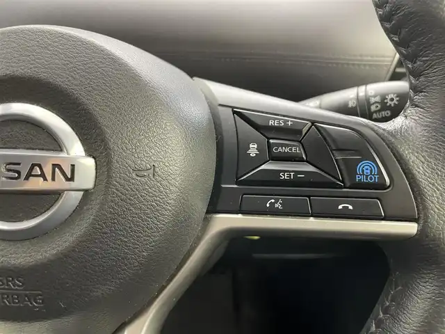 日産 セレナ ハイウェイスター V 埼玉県 2020(令2)年 7.6万km ブリリアントホワイトパール プロパイロット　社外９インチナビ　フリップダウンモニター　アラウンドビューモニター　ＢＳＩ　ＥＴＣ　前後ドライブレコーダー　レーダークルーズコントロール　ＨＤＭＩ　純正アルミホイール　オートライト