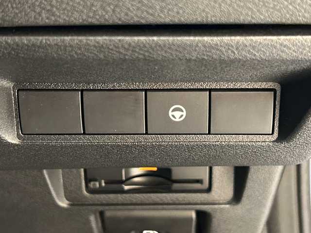 日産 オーラ G レザーエディション 岐阜県 2021(令3)年 5.5万km オーロラフレアブルーパール BOSEプレミアムサウンド/ProPILOT/純正9インチナビゲーション/アラウンドビューモニター/フルセグテレビ/Bluetooth/AppleCarPlay/USB入力端子/置くだけ充電/デジタルインナーミラー/レーダークルーズコントロール/踏み間違い衝突防止アシスト/ブラインドスポットモニター/純正ドラレコ/ETC2.0/オートエアコン/革シート/革ステアリング/純正フロアマット/プッシュスタート/スマートキー/オートライト/オートマチックハイビーム/LEDヘッドライト/純正アルミホイール