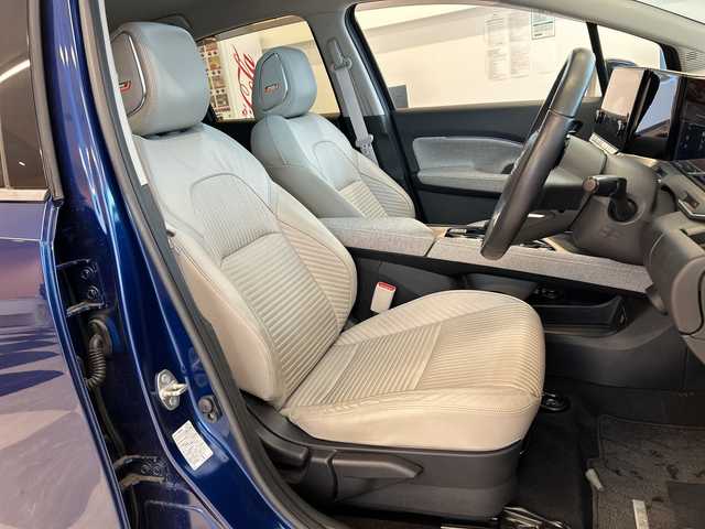 日産 オーラ G レザーエディション 岐阜県 2021(令3)年 5.5万km オーロラフレアブルーパール BOSEプレミアムサウンド/ProPILOT/純正9インチナビゲーション/アラウンドビューモニター/フルセグテレビ/Bluetooth/AppleCarPlay/USB入力端子/置くだけ充電/デジタルインナーミラー/レーダークルーズコントロール/踏み間違い衝突防止アシスト/ブラインドスポットモニター/純正ドラレコ/ETC2.0/オートエアコン/革シート/革ステアリング/純正フロアマット/プッシュスタート/スマートキー/オートライト/オートマチックハイビーム/LEDヘッドライト/純正アルミホイール