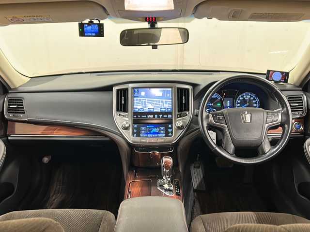 トヨタ クラウン ハイブリッド ロイヤルサルーン 道央・札幌 2014(平26)年 15.2万km ブラック 純正HDDナビ//ワンセグテレビ//バックカメラ//クルーズコントロール//ドアバイザー//プッシュスタート//パワーウィンドウ//夏タイヤ付き