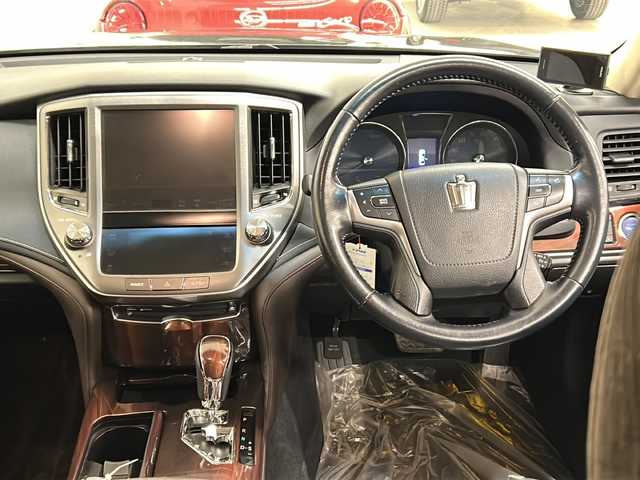 トヨタ クラウン ハイブリッド ロイヤルサルーン 道央・札幌 2014(平26)年 15.2万km ブラック 純正HDDナビ//ワンセグテレビ//バックカメラ//クルーズコントロール//ドアバイザー//プッシュスタート//パワーウィンドウ//夏タイヤ付き