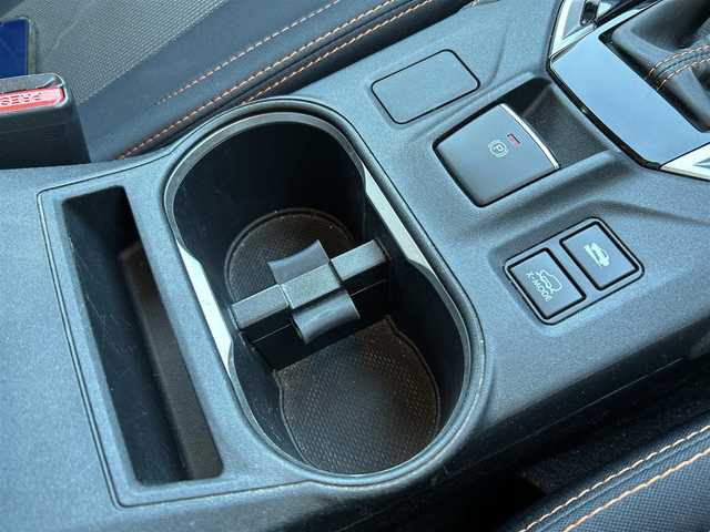 スバル インプレッサ ＸＶ 2．0i－L アイサイト 岩手県 2017(平29)年 7.6万km クールグレーカーキ ワンオーナー /社外ナビ（型式AVIC-RZ900）/フルセグTV/アイサイト /ETC /レーダークルコン /バックカメラ　/ナビステアリングスイッチ /X-MODE /ヒルディセントコントロール /パドルシフト/アイドリングストップ /オートライト/フォグランプ /ナノイー /純正トノカバー/ドアバイザー/フロアマット/ルーフレール/スマートキー×2/社外AW冬タイヤ積込/保証書 取説