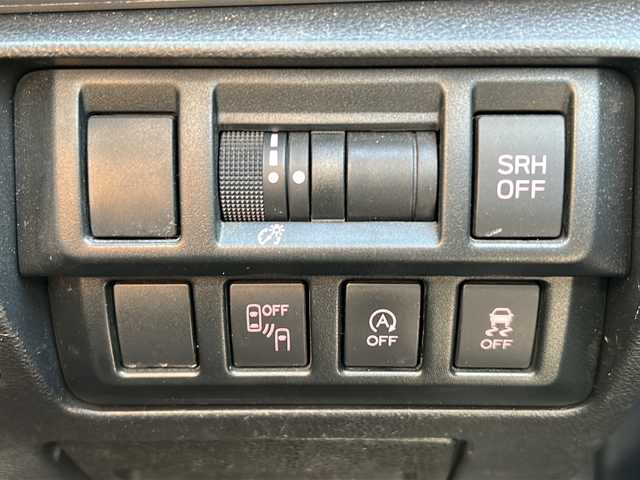 スバル インプレッサ ＸＶ 2．0i－L アイサイト 岩手県 2017(平29)年 7.6万km クールグレーカーキ ワンオーナー /社外ナビ（型式AVIC-RZ900）/フルセグTV/アイサイト /ETC /レーダークルコン /バックカメラ　/ナビステアリングスイッチ /X-MODE /ヒルディセントコントロール /パドルシフト/アイドリングストップ /オートライト/フォグランプ /ナノイー /純正トノカバー/ドアバイザー/フロアマット/ルーフレール/スマートキー×2/社外AW冬タイヤ積込/保証書 取説