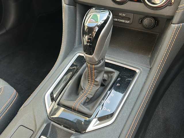 スバル インプレッサ ＸＶ 2．0i－L アイサイト 岩手県 2017(平29)年 7.6万km クールグレーカーキ ワンオーナー /社外ナビ（型式AVIC-RZ900）/フルセグTV/アイサイト /ETC /レーダークルコン /バックカメラ　/ナビステアリングスイッチ /X-MODE /ヒルディセントコントロール /パドルシフト/アイドリングストップ /オートライト/フォグランプ /ナノイー /純正トノカバー/ドアバイザー/フロアマット/ルーフレール/スマートキー×2/社外AW冬タイヤ積込/保証書 取説