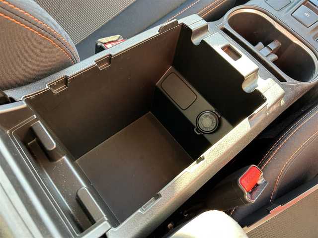 スバル インプレッサ ＸＶ 2．0i－L アイサイト 岩手県 2017(平29)年 7.6万km クールグレーカーキ ワンオーナー /社外ナビ（型式AVIC-RZ900）/フルセグTV/アイサイト /ETC /レーダークルコン /バックカメラ　/ナビステアリングスイッチ /X-MODE /ヒルディセントコントロール /パドルシフト/アイドリングストップ /オートライト/フォグランプ /ナノイー /純正トノカバー/ドアバイザー/フロアマット/ルーフレール/スマートキー×2/社外AW冬タイヤ積込/保証書 取説