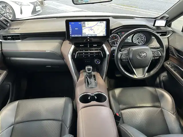 トヨタ ハリアー Z レザーパッケージ 広島県 2020(令2)年 1.8万km ホワイトパールクリスタルシャイン ワンオーナー/モデリスタエアロ（デイライト付き）/純正ナビ（Miracast/Bluetooth）/・フルセグTV（走行中視聴可）/・JBLプレミアムサウンド/全方位モニター/ETC2.0/前後ドライブレコーダー/デジタルインナーミラー/黒レザーシート/・シートヒーター/・エアシート/・パワーシート（メモリー機能付き）/衝突被害軽減ブレーキ/レーダークルーズコントロール/コーナーセンサー/車線逸脱警報/オートマチックハイビーム/ブラインドスポットモニター/ステアリングヒーター/パワーバックドア/ヘッドアップディスプレイ