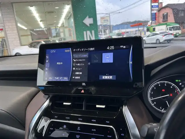 トヨタ ハリアー Z レザーパッケージ 広島県 2020(令2)年 1.8万km ホワイトパールクリスタルシャイン ワンオーナー/モデリスタエアロ（デイライト付き）/純正ナビ（Miracast/Bluetooth）/・フルセグTV（走行中視聴可）/・JBLプレミアムサウンド/全方位モニター/ETC2.0/前後ドライブレコーダー/デジタルインナーミラー/黒レザーシート/・シートヒーター/・エアシート/・パワーシート（メモリー機能付き）/衝突被害軽減ブレーキ/レーダークルーズコントロール/コーナーセンサー/車線逸脱警報/オートマチックハイビーム/ブラインドスポットモニター/ステアリングヒーター/パワーバックドア/ヘッドアップディスプレイ