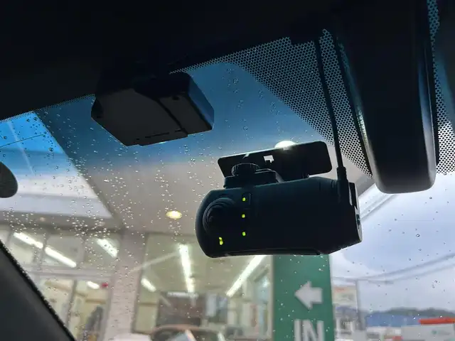 トヨタ ハリアー Z レザーパッケージ 広島県 2020(令2)年 1.8万km ホワイトパールクリスタルシャイン ワンオーナー/モデリスタエアロ（デイライト付き）/純正ナビ（Miracast/Bluetooth）/・フルセグTV（走行中視聴可）/・JBLプレミアムサウンド/全方位モニター/ETC2.0/前後ドライブレコーダー/デジタルインナーミラー/黒レザーシート/・シートヒーター/・エアシート/・パワーシート（メモリー機能付き）/衝突被害軽減ブレーキ/レーダークルーズコントロール/コーナーセンサー/車線逸脱警報/オートマチックハイビーム/ブラインドスポットモニター/ステアリングヒーター/パワーバックドア/ヘッドアップディスプレイ