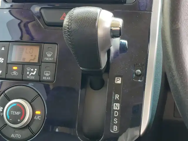 ダイハツ タント カスタム RS トップED SAⅡ 東京都 2016(平28)年 4.7万km パールホワイトⅢ スマートアシストII/衝突軽減ブレーキ/バックソナー/踏み間違い防止装置/アイドリングストップ/カロッツェリアSDナビ/フルセグTV/DVD/両側パワースライドドア/LEDヘッドライト/ETC