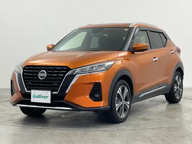 日産 キックス X 群馬県 2021(令3)年 1.3万km プレミアムコロナオレンジ 純正９型ナビ　全周囲カメラ　アダプティブクルーズコントロール　レーンキープアシスト　衝突被害軽減ブレーキ　オートマチックハイビーム　シートヒーター　インテリジェントルームミラー　ＥＴＣ　ＬＥＤ　禁煙車