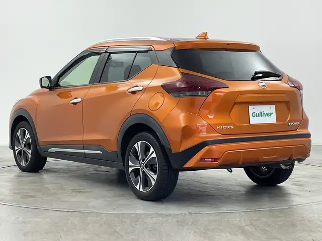 日産 キックス X 群馬県 2021(令3)年 1.3万km プレミアムコロナオレンジ 純正９型ナビ　全周囲カメラ　アダプティブクルーズコントロール　レーンキープアシスト　衝突被害軽減ブレーキ　オートマチックハイビーム　シートヒーター　インテリジェントルームミラー　ＥＴＣ　ＬＥＤ　禁煙車