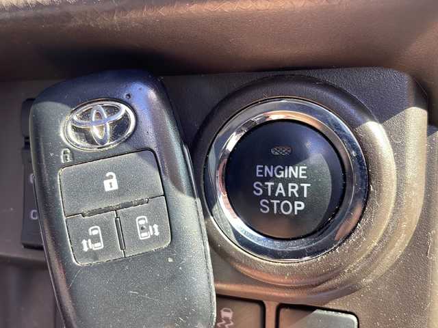 トヨタ ルーミー G 大阪府 2020(令2)年 2.6万km レーザーブルークリスタルシャイン 純正ナビ（ワンセグTV/Bluetooth/CD）/バックカメラ/両側パワースライドドア/ETC/ドライブレコーダー/プッシュスタート/衝突被害軽減ブレーキ/アイドリングストップ/方向指示器ワンタッチ機能/電動格納ミラー