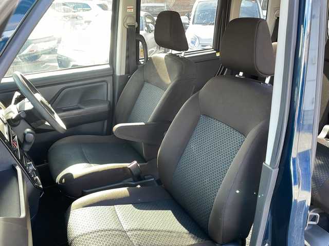 トヨタ ルーミー G 大阪府 2020(令2)年 2.6万km レーザーブルークリスタルシャイン 純正ナビ（ワンセグTV/Bluetooth/CD）/バックカメラ/両側パワースライドドア/ETC/ドライブレコーダー/プッシュスタート/衝突被害軽減ブレーキ/アイドリングストップ/方向指示器ワンタッチ機能/電動格納ミラー