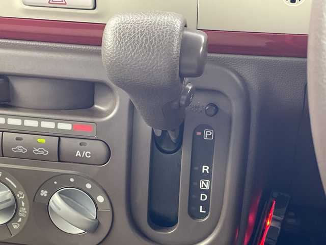 スズキ ラパン ショコラ G 岐阜県 2013(平25)年 5.3万km エアブルーメタリック バックカメラ/ETC/ドライブレコーダー/オートHIDヘッドライト/パワーウィンドウ/パワーステアリング/アイドリングストップ/革巻きステアリング/レザーシート/純正フロアマット/電動格納ミラー/スマートキー/プッシュスタート