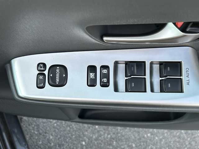 トヨタ プリウス α S ツーリングセレクション 鹿児島県 2013(平25)年 7.8万km グレーメタリック 純正ナビ/ETC/Bluetooth接続/フルセグTV/純正フロアマット/オートライト/LEDヘッドライト/スマートキー/プッシュスタート/スペアキー/純正17インチアルミホイール/横滑り防止装置/カーテンエアバッグ/取扱説明書/保証書/記録簿