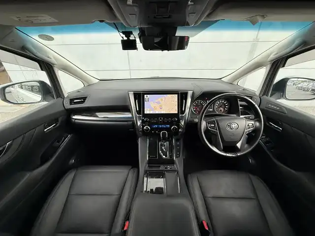 トヨタ アルファード S Cパッケージ 千葉県 2023(令5)年 5万km ホワイトパールクリスタルシャイン 純正ナビ/フルセグＴＶ/アラウンドビューモニター/フリップダウンモニター/ビルトインＥＴＣ/サンルーフ/オットマン/パワーバックドア/両側パワースライドドア/前席シートヒーター/前席エアシート/前席パワーシート/ＪＢＬサウンド/デジタルインナーミラー/オートライト/オートハイビーム/ステアリングヒーター/コーナーセンサー/衝突被害軽減ブレーキ/レーンキープアシスト/USBソケット