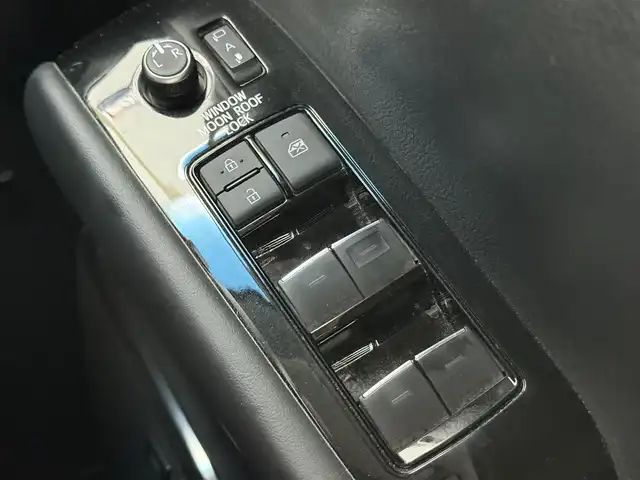 トヨタ アルファード S Cパッケージ 千葉県 2023(令5)年 5万km ホワイトパールクリスタルシャイン 純正ナビ/フルセグＴＶ/アラウンドビューモニター/フリップダウンモニター/ビルトインＥＴＣ/サンルーフ/オットマン/パワーバックドア/両側パワースライドドア/前席シートヒーター/前席エアシート/前席パワーシート/ＪＢＬサウンド/デジタルインナーミラー/オートライト/オートハイビーム/ステアリングヒーター/コーナーセンサー/衝突被害軽減ブレーキ/レーンキープアシスト/USBソケット