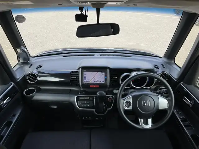 ホンダ Ｎ ＢＯＸ カスタム G SSパッケージ 道央・札幌 2017(平29)年 10.4万km プレミアムベルベットパープル・パール ４WD/純正ディーラーOPナビ/CD/DVD/BT/フルセグ/横滑り防止装置/バックカメラ/ビルトインETC/ドライブレコーダー/ECONモード/片側パワースライドドア/前席シートヒーター/ステアリングリモコン/プッシュスタート/スマートキー/HIDヘッドライト/オートライト/フォグランプ/電動格納ミラー/ヒーテッドドアミラー/ウィンカーミラー/純正フロアマット/ドアバイザー/純正エンジンスターター