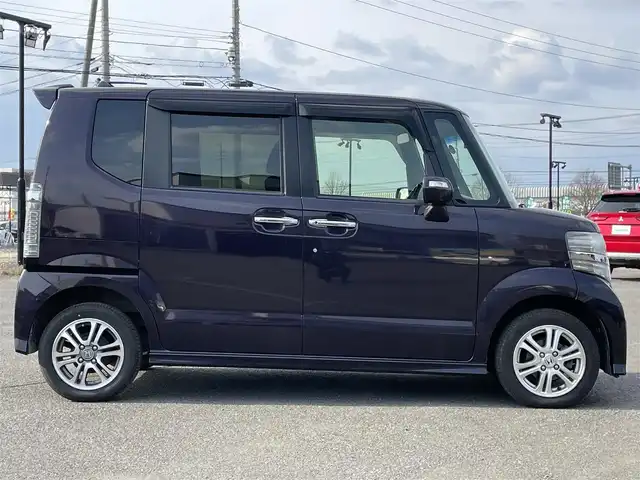 ホンダ Ｎ ＢＯＸ カスタム G SSパッケージ 道央・札幌 2017(平29)年 10.4万km プレミアムベルベットパープル・パール ４WD/純正ディーラーOPナビ/CD/DVD/BT/フルセグ/横滑り防止装置/バックカメラ/ビルトインETC/ドライブレコーダー/ECONモード/片側パワースライドドア/前席シートヒーター/ステアリングリモコン/プッシュスタート/スマートキー/HIDヘッドライト/オートライト/フォグランプ/電動格納ミラー/ヒーテッドドアミラー/ウィンカーミラー/純正フロアマット/ドアバイザー/純正エンジンスターター