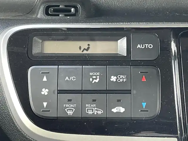 ホンダ Ｎ ＢＯＸ カスタム G SSパッケージ 道央・札幌 2017(平29)年 10.4万km プレミアムベルベットパープル・パール ４WD/純正ディーラーOPナビ/CD/DVD/BT/フルセグ/横滑り防止装置/バックカメラ/ビルトインETC/ドライブレコーダー/ECONモード/片側パワースライドドア/前席シートヒーター/ステアリングリモコン/プッシュスタート/スマートキー/HIDヘッドライト/オートライト/フォグランプ/電動格納ミラー/ヒーテッドドアミラー/ウィンカーミラー/純正フロアマット/ドアバイザー/純正エンジンスターター