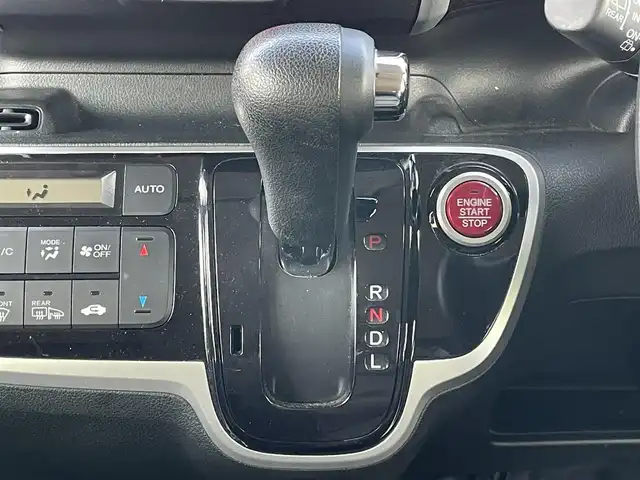 ホンダ Ｎ ＢＯＸ カスタム G SSパッケージ 道央・札幌 2017(平29)年 10.4万km プレミアムベルベットパープル・パール ４WD/純正ディーラーOPナビ/CD/DVD/BT/フルセグ/横滑り防止装置/バックカメラ/ビルトインETC/ドライブレコーダー/ECONモード/片側パワースライドドア/前席シートヒーター/ステアリングリモコン/プッシュスタート/スマートキー/HIDヘッドライト/オートライト/フォグランプ/電動格納ミラー/ヒーテッドドアミラー/ウィンカーミラー/純正フロアマット/ドアバイザー/純正エンジンスターター