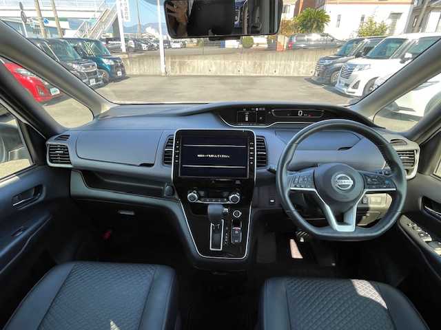 日産 セレナ ハイウェイスター V 静岡県 2020(令2)年 3.3万km ブリリアントホワイトパール ●純正ナビ/(フルセグ/CD/DVD/Bluetooth)/●レザー防水シート/●前席シートヒーター/●全方位カメラ/●プロパイロット/●ブラインドスポットモニター/●エマージェンシーブレーキ/●前後インテリジェントソナー/●電動パーキングブレーキ/●オートブレーキホールド/●LEDヘッドライト＆フォグランプ/●オートライト/●革巻きステアリング/●ステアリングスイッチ/●ステアリングヒーター/●ETC/●前方ドライブレコーダー/●電動格納ウィンカーミラー/●スマートキー/●プッシュスタート/●純正フロアマット/●純正16インチアルミホイール/●ダブル＋サイドSRS＋ABS/●車両取扱説明書/●ナビ取扱説明書