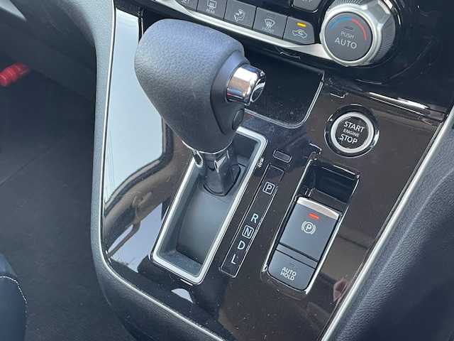 日産 セレナ ハイウェイスター V 静岡県 2020(令2)年 3.3万km ブリリアントホワイトパール ●純正ナビ/(フルセグ/CD/DVD/Bluetooth)/●レザー防水シート/●前席シートヒーター/●全方位カメラ/●プロパイロット/●ブラインドスポットモニター/●エマージェンシーブレーキ/●前後インテリジェントソナー/●電動パーキングブレーキ/●オートブレーキホールド/●LEDヘッドライト＆フォグランプ/●オートライト/●革巻きステアリング/●ステアリングスイッチ/●ステアリングヒーター/●ETC/●前方ドライブレコーダー/●電動格納ウィンカーミラー/●スマートキー/●プッシュスタート/●純正フロアマット/●純正16インチアルミホイール/●ダブル＋サイドSRS＋ABS/●車両取扱説明書/●ナビ取扱説明書