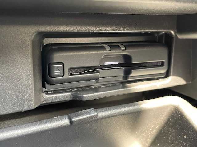 日産 セレナ ハイウェイスター V 静岡県 2020(令2)年 3.3万km ブリリアントホワイトパール ●純正ナビ/(フルセグ/CD/DVD/Bluetooth)/●レザー防水シート/●前席シートヒーター/●全方位カメラ/●プロパイロット/●ブラインドスポットモニター/●エマージェンシーブレーキ/●前後インテリジェントソナー/●電動パーキングブレーキ/●オートブレーキホールド/●LEDヘッドライト＆フォグランプ/●オートライト/●革巻きステアリング/●ステアリングスイッチ/●ステアリングヒーター/●ETC/●前方ドライブレコーダー/●電動格納ウィンカーミラー/●スマートキー/●プッシュスタート/●純正フロアマット/●純正16インチアルミホイール/●ダブル＋サイドSRS＋ABS/●車両取扱説明書/●ナビ取扱説明書