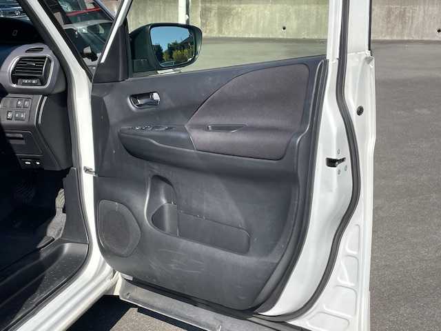 日産 セレナ ハイウェイスター V 静岡県 2020(令2)年 3.3万km ブリリアントホワイトパール ●純正ナビ/(フルセグ/CD/DVD/Bluetooth)/●レザー防水シート/●前席シートヒーター/●全方位カメラ/●プロパイロット/●ブラインドスポットモニター/●エマージェンシーブレーキ/●前後インテリジェントソナー/●電動パーキングブレーキ/●オートブレーキホールド/●LEDヘッドライト＆フォグランプ/●オートライト/●革巻きステアリング/●ステアリングスイッチ/●ステアリングヒーター/●ETC/●前方ドライブレコーダー/●電動格納ウィンカーミラー/●スマートキー/●プッシュスタート/●純正フロアマット/●純正16インチアルミホイール/●ダブル＋サイドSRS＋ABS/●車両取扱説明書/●ナビ取扱説明書