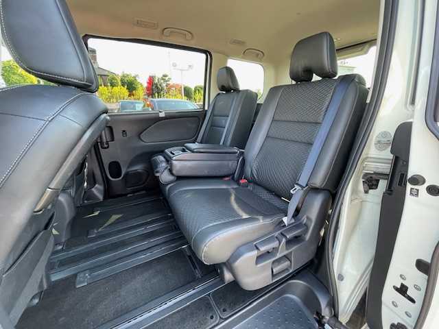 日産 セレナ ハイウェイスター V 静岡県 2020(令2)年 3.3万km ブリリアントホワイトパール ●純正ナビ/(フルセグ/CD/DVD/Bluetooth)/●レザー防水シート/●前席シートヒーター/●全方位カメラ/●プロパイロット/●ブラインドスポットモニター/●エマージェンシーブレーキ/●前後インテリジェントソナー/●電動パーキングブレーキ/●オートブレーキホールド/●LEDヘッドライト＆フォグランプ/●オートライト/●革巻きステアリング/●ステアリングスイッチ/●ステアリングヒーター/●ETC/●前方ドライブレコーダー/●電動格納ウィンカーミラー/●スマートキー/●プッシュスタート/●純正フロアマット/●純正16インチアルミホイール/●ダブル＋サイドSRS＋ABS/●車両取扱説明書/●ナビ取扱説明書