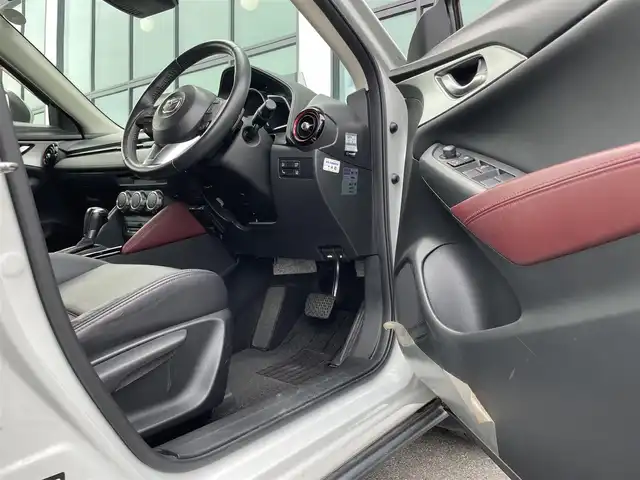 マツダ ＣＸ－３ XD ツーリング 香川県 2015(平27)年 6.2万km セラミックM i-ACTIVSENSE/・SCBS（スマート・シティ・ブレーキ・サポート）/・EBD(アンチロック・ブレーキ・システム)/・DSC（横滑り防止装置）/・HBC（ハイ・ビーム・コントロール・システム）/・BSM（ブラインド・スポット・モニタリング）/・MRCC（マツダ・レーダー・クルーズ・コントロール）/純正7インチマツダコネクトナビ/→フルセグ/CD/DVD/Bluetooth/AM/FM/AUX/USB/バックカメラ/ハーフレザーシート/LEDオートライト/革巻きステアリング/ステアリングリモコン/パドルシフト/MTモード付AT/純正18インチアルミ/純正フロアマット/ETC/アイドリングストップ/プッシュスタート/スマートキー