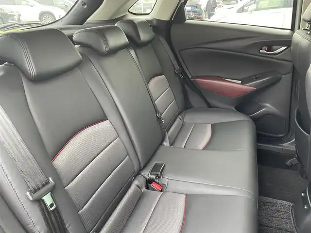 マツダ ＣＸ－３ XD ツーリング 香川県 2015(平27)年 6.2万km セラミックM i-ACTIVSENSE/・SCBS（スマート・シティ・ブレーキ・サポート）/・EBD(アンチロック・ブレーキ・システム)/・DSC（横滑り防止装置）/・HBC（ハイ・ビーム・コントロール・システム）/・BSM（ブラインド・スポット・モニタリング）/・MRCC（マツダ・レーダー・クルーズ・コントロール）/純正7インチマツダコネクトナビ/→フルセグ/CD/DVD/Bluetooth/AM/FM/AUX/USB/バックカメラ/ハーフレザーシート/LEDオートライト/革巻きステアリング/ステアリングリモコン/パドルシフト/MTモード付AT/純正18インチアルミ/純正フロアマット/ETC/アイドリングストップ/プッシュスタート/スマートキー