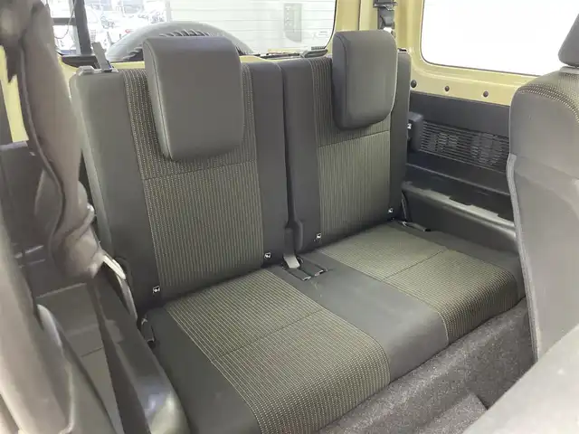 スズキ ジムニー シエラ JC 群馬県 2020(令2)年 5.7万km シフォンアイボリーメタリックブラック2トーンルーフ ルーフキャリア/純正SDナビ(CN-RZ753W)/　CD/DVD/Bluetooth/USB/フルセグTV/4WD/デュアルセンサーブレーキサポート/誤発進抑制機能/車線逸脱警報/標識認識機能/ふらつき警報機能/先行車発進お知らせ機能/オートマチックハイビーム/ヘッドライトウォッシャー/前席シートヒーター/ETC/前後ドライブレコーダー/革巻きステアリング/ステアリングスイッチ/LEDヘッドライト/プッシュスタート/スマートキー/マッドフラップ