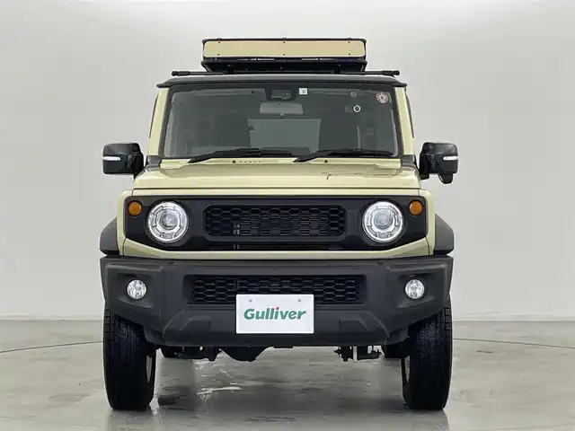 スズキ ジムニー シエラ JC 群馬県 2020(令2)年 5.7万km シフォンアイボリーメタリックブラック2トーンルーフ ルーフキャリア/純正SDナビ(CN-RZ753W)/　CD/DVD/Bluetooth/USB/フルセグTV/4WD/デュアルセンサーブレーキサポート/誤発進抑制機能/車線逸脱警報/標識認識機能/ふらつき警報機能/先行車発進お知らせ機能/オートマチックハイビーム/ヘッドライトウォッシャー/前席シートヒーター/ETC/前後ドライブレコーダー/革巻きステアリング/ステアリングスイッチ/LEDヘッドライト/プッシュスタート/スマートキー/マッドフラップ