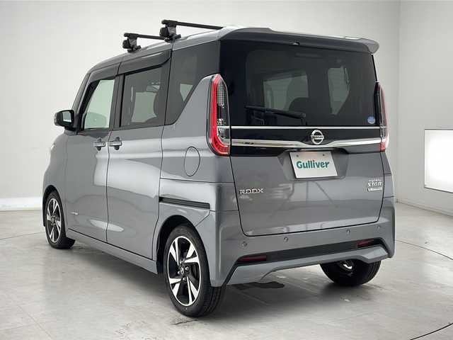 日産 ルークス HWS Gターボ プロパイロットED 千葉県 2020(令2)年 0.5万km チタニウムグレーメタリック 純正ディスプレイオーディオ/(AM/FM/Bluetooth/USB/iPod)/全方位カメラ/エマージェンシーブレーキ/車線逸脱警報/車線逸脱防止支援/プロパイロット/先行車発進告知/速度標識表示/道路標識表示/クリアランスソナー(前後)/インテリジェントクルーズコントロール/ドライブレコーダー/両側パワースライドドア/社外ETC/ルーフキャリア/LEDヘッドライト/フォグランプ/ステアリングスイッチ/電動パーキングブレーキ/純正フロアマット/純正15インチアルミホイール/ドアバイザー/オートライト/ベンチシート/エアバッグ(W＋サイド+カーテン)/横滑り防止装置/プッシュスタート