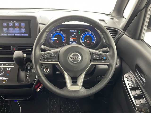 日産 ルークス HWS Gターボ プロパイロットED 千葉県 2020(令2)年 0.5万km チタニウムグレーメタリック 純正ディスプレイオーディオ/(AM/FM/Bluetooth/USB/iPod)/全方位カメラ/エマージェンシーブレーキ/車線逸脱警報/車線逸脱防止支援/プロパイロット/先行車発進告知/速度標識表示/道路標識表示/クリアランスソナー(前後)/インテリジェントクルーズコントロール/ドライブレコーダー/両側パワースライドドア/社外ETC/ルーフキャリア/LEDヘッドライト/フォグランプ/ステアリングスイッチ/電動パーキングブレーキ/純正フロアマット/純正15インチアルミホイール/ドアバイザー/オートライト/ベンチシート/エアバッグ(W＋サイド+カーテン)/横滑り防止装置/プッシュスタート