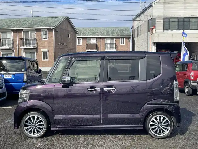 ホンダ Ｎ ＢＯＸ G ターボ Lパッケージ 徳島県 2015(平27)年 6.5万km プレミアムベルベットパープル・パール (株)IDOMが運営する【じしゃロン徳島店】の自社ローン専用車両になりますこちらは現金またはオートローンご利用時の価格です。/自社ローンご希望の方は別途その旨お申付け下さい”		/評価点4.5															/社外8型ナビゲーション/バックカメラ/後席フリップダウンモニター/ハーフレザーシート/HIDヘッドライト/フォグランプ/プッシュスタート/スマートキー	/スペアキー