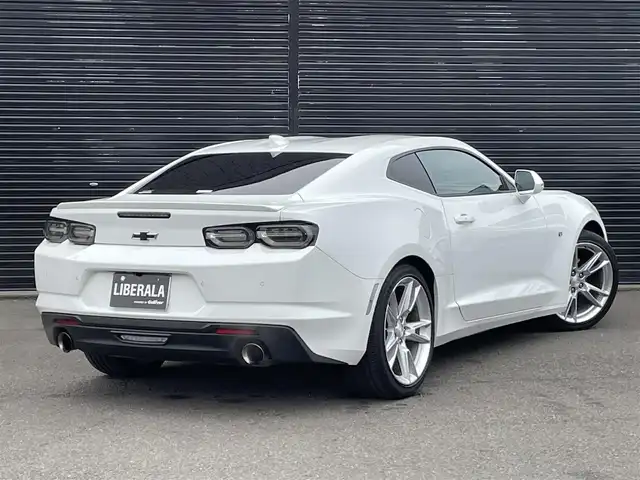 シボレー カマロ LT RS 静岡県 2019(平31)年 1.7万km 白 ワンオーナー/レザーシート/HUD/BSM/BOSEサウンド/アンビエントライト/純正ディスプレイオーディオ/(Bluetooth/CarPlay)/衝突被害軽減システム/バックカメラ/パーキングアシスト/メモリー付きパワーシート/シートヒーター/シートエアコン/スマートキー/ETC/ドライブレコーダー/純正フロアマット/純正20インチアルミホイール/保証書/取扱説明書/スペアキー/ボディーカラー(サミットホワイト)